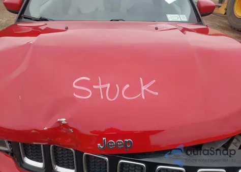 2018 Jeep Compass Latitude 4X4 z USA, uszkodzony, nr VIN 3C4NJDBBXJT167785